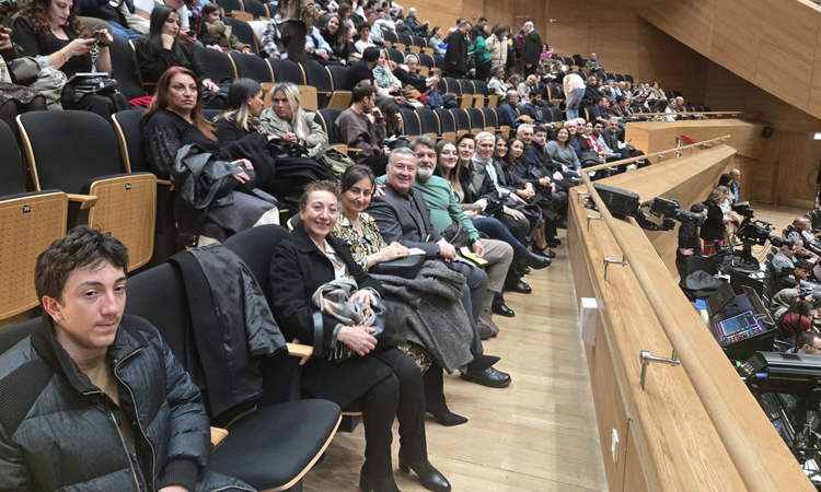 Fotograf İçin Tıklayınız